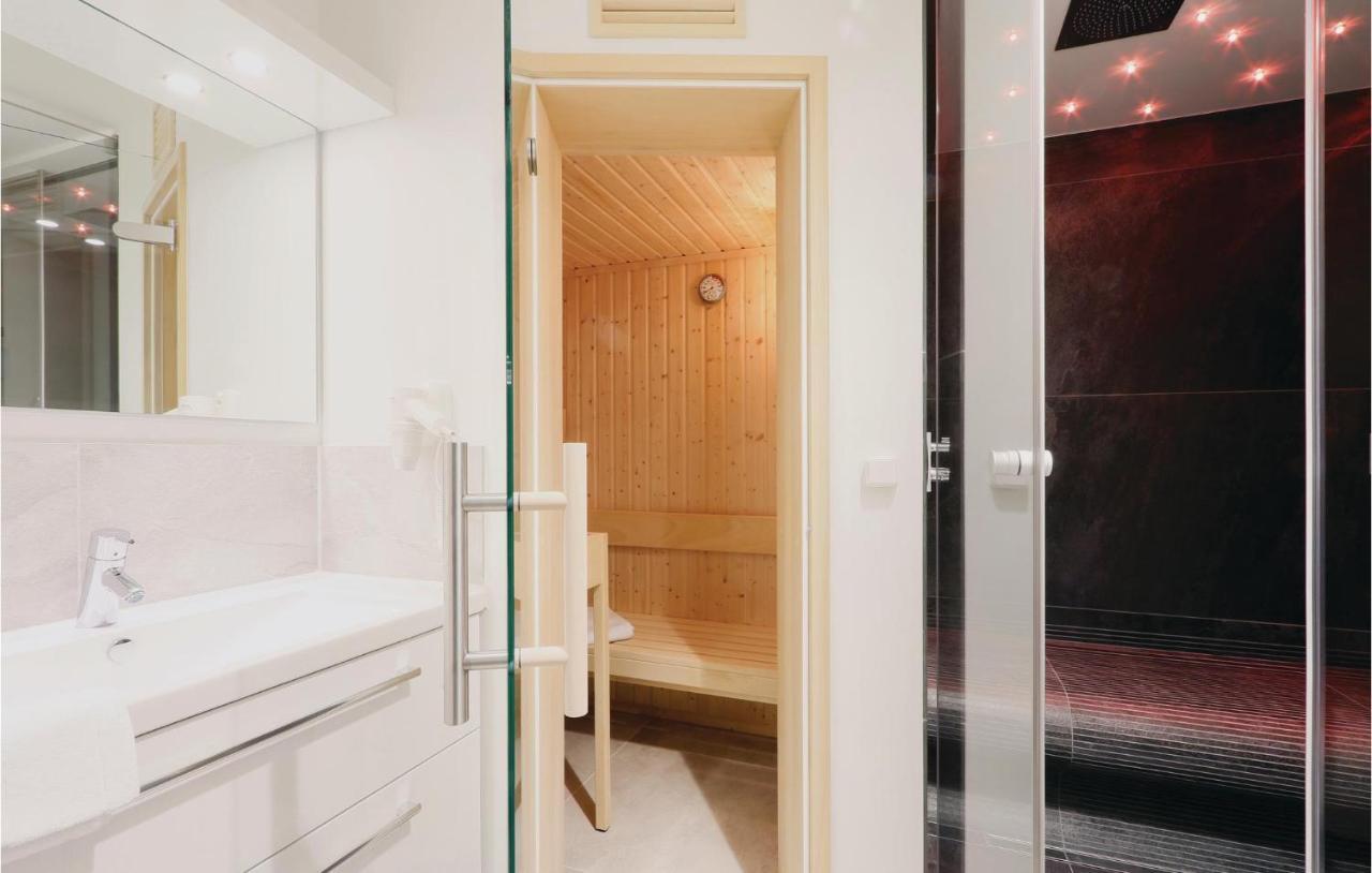 Amazing Apartment In Luebeck Travemuende With Sauna Екстер'єр фото